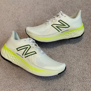 New Balance Womens Fresh Foam X Vongo v5 Sneakers US 5.5 White/Green